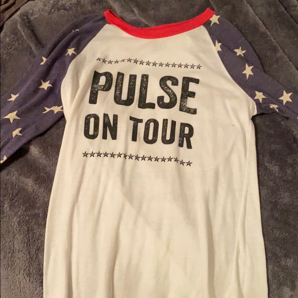 Long sleeves t shirt